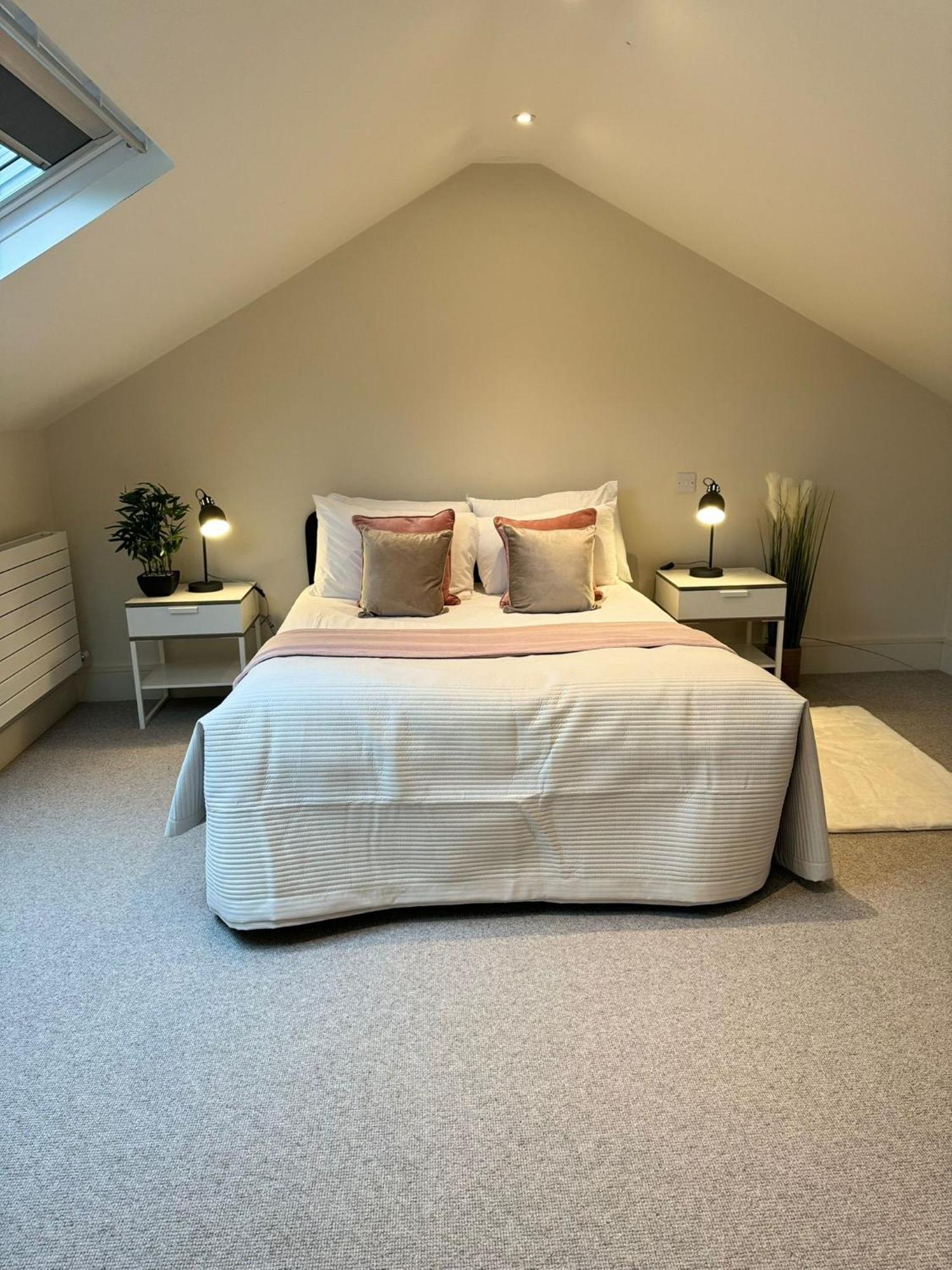 Osbourne House Pink 2 Bed, 2 And Half Bath Διαμέρισμα Μπέρμιγχαμ Εξωτερικό φωτογραφία